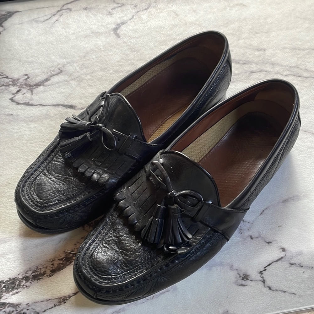 Johnston & Murphy black leather shoes